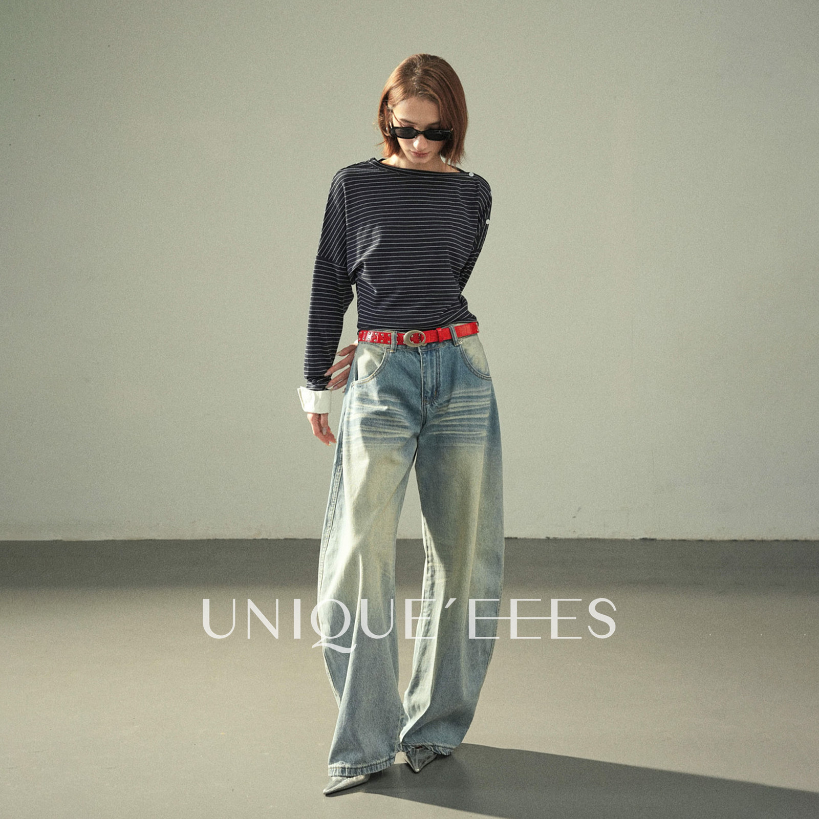 尢壹/UNIQUE'EEES【智性职场】一字领斜肩排扣条纹T恤U6311115