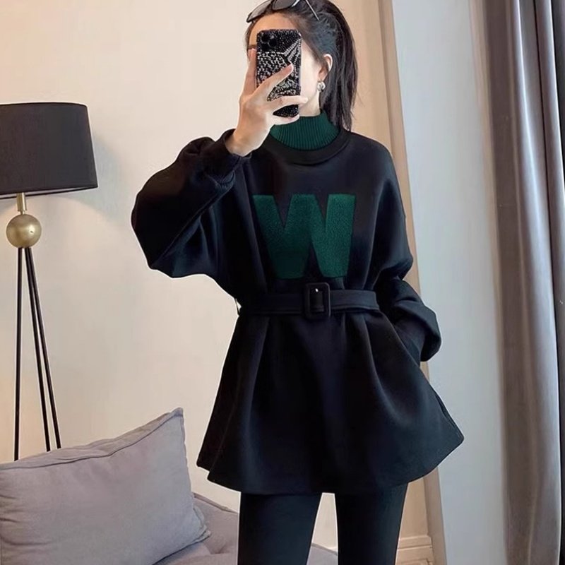 黑色刺绣拼接半高领卫衣女2025年秋冬新款加绒保暖假两件收腰上衣