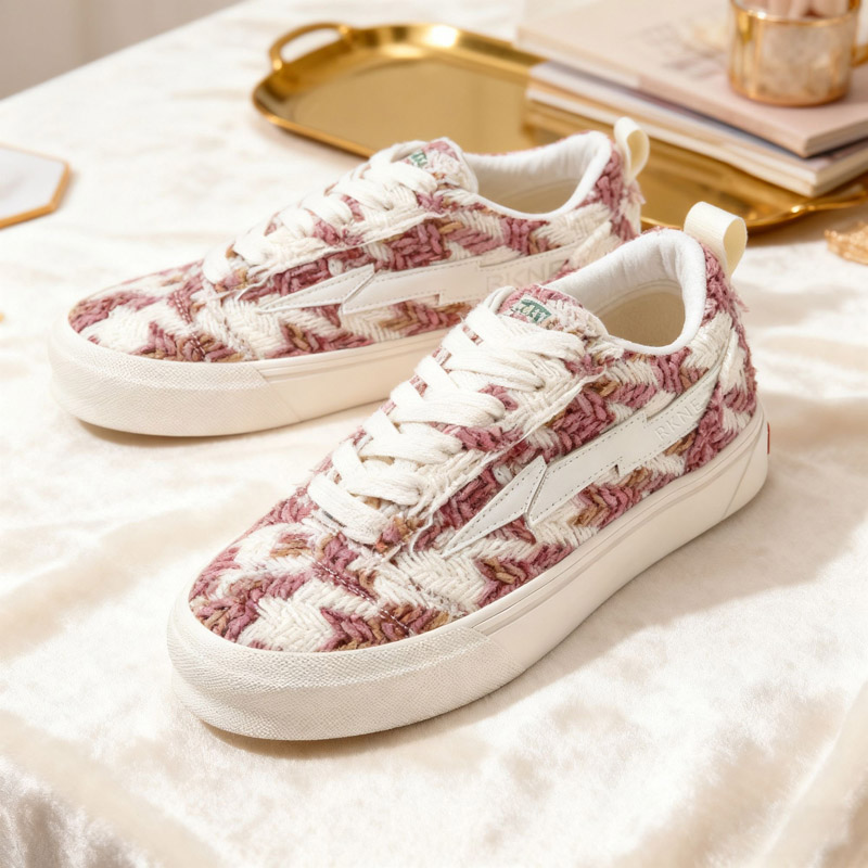 潮牌个性时尚百搭运动