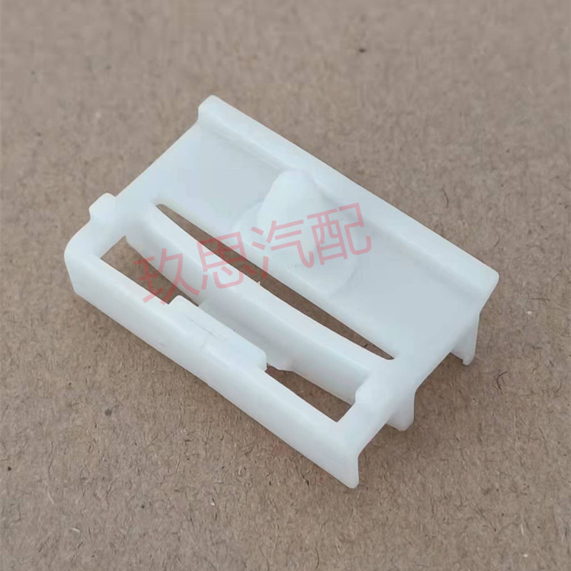 适用于宝马E46 E90 E36 E91车门侧裙下边梁裙边护板门玄关卡扣卡