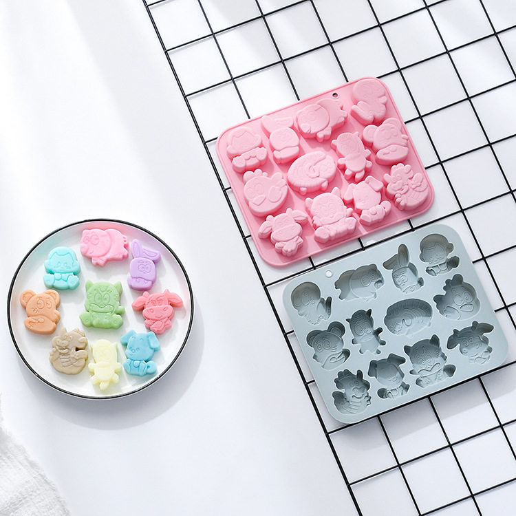 新品 12连12生肖造型硅胶模具动物手工皂蛋糕模具diy滴胶巧克力模