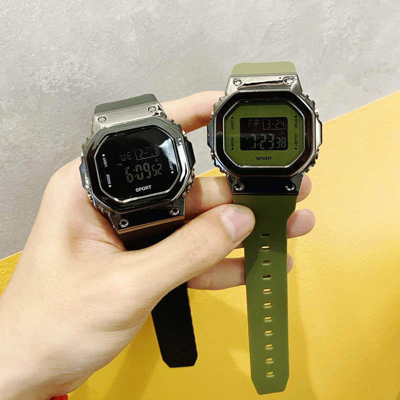 小方块多功能运动防水电子手表时尚潮流休闲情侣男女初高中学生