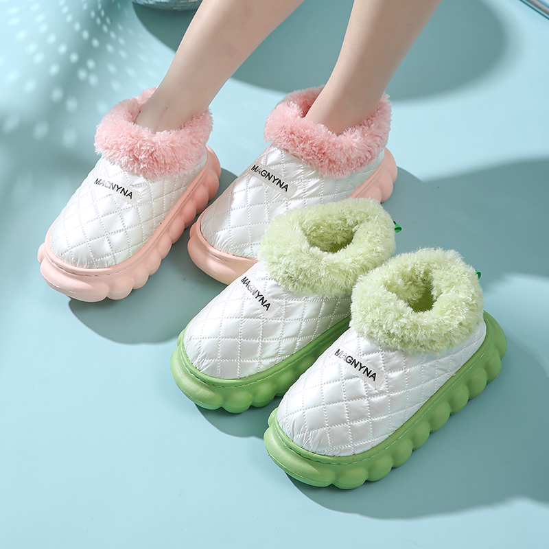 踩屎感冬拖！柔软Q弹底保暖鞋