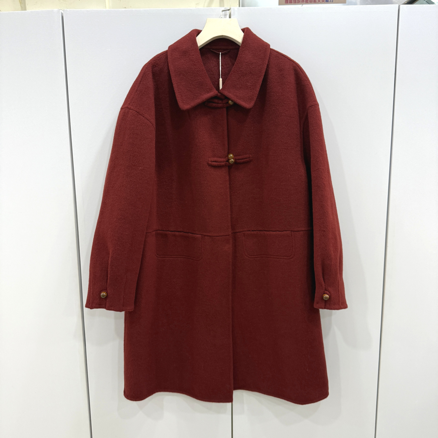 依米莎25C036 欧洲站25冬钉珠两粒盘扣翻领休闲减龄双面羊毛大衣