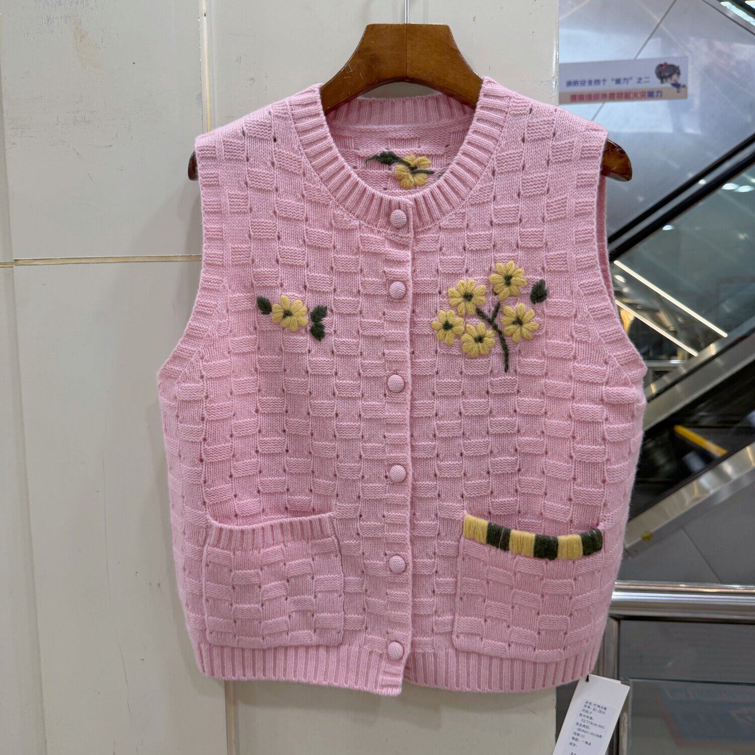 BI-2616欧货圆领重工刺绣小花针织开衫女无袖背心羊毛马甲上衣秋