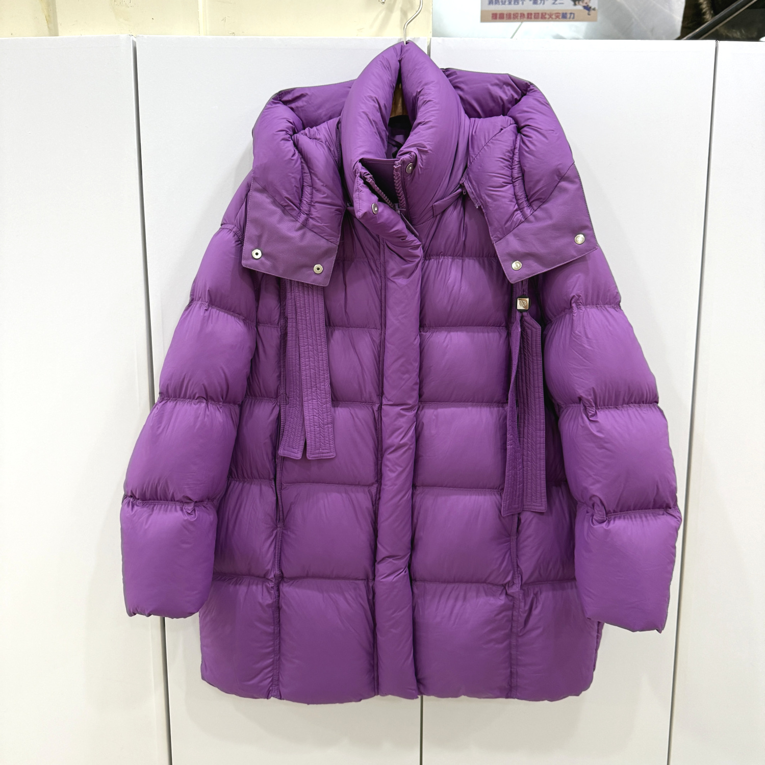 JD851欧洲站25冬飘带可拆卸连帽云朵泡芙阔版龟背休闲中长羽绒服