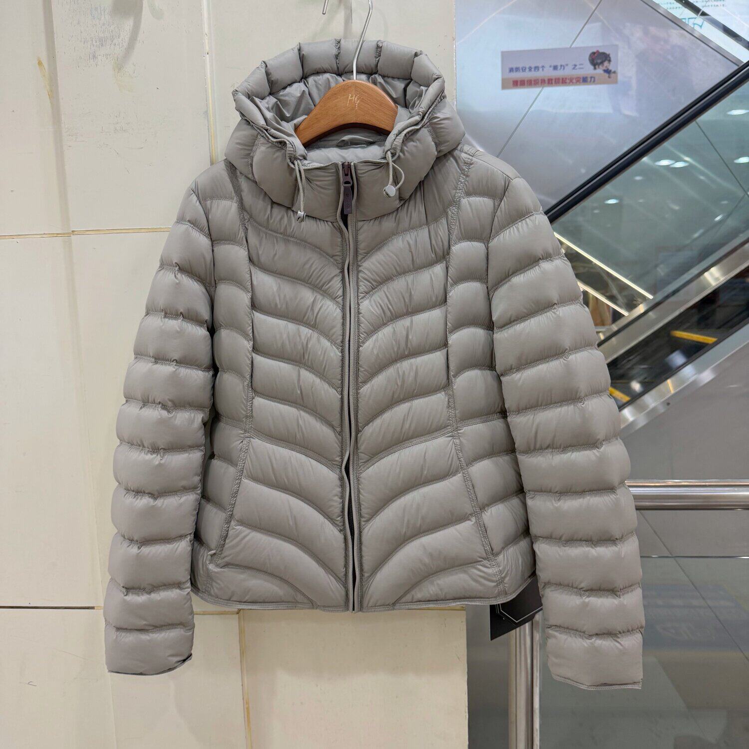 66006欧货连帽羽绒服女小蛮腰修身排骨条90鸭绒保暖减龄外套冬装