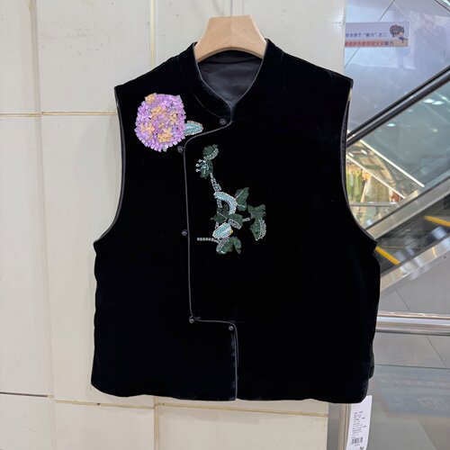 艾妮莉661138欧货时尚立领不规则门襟重工钉珠刺绣花丝绒马甲外套