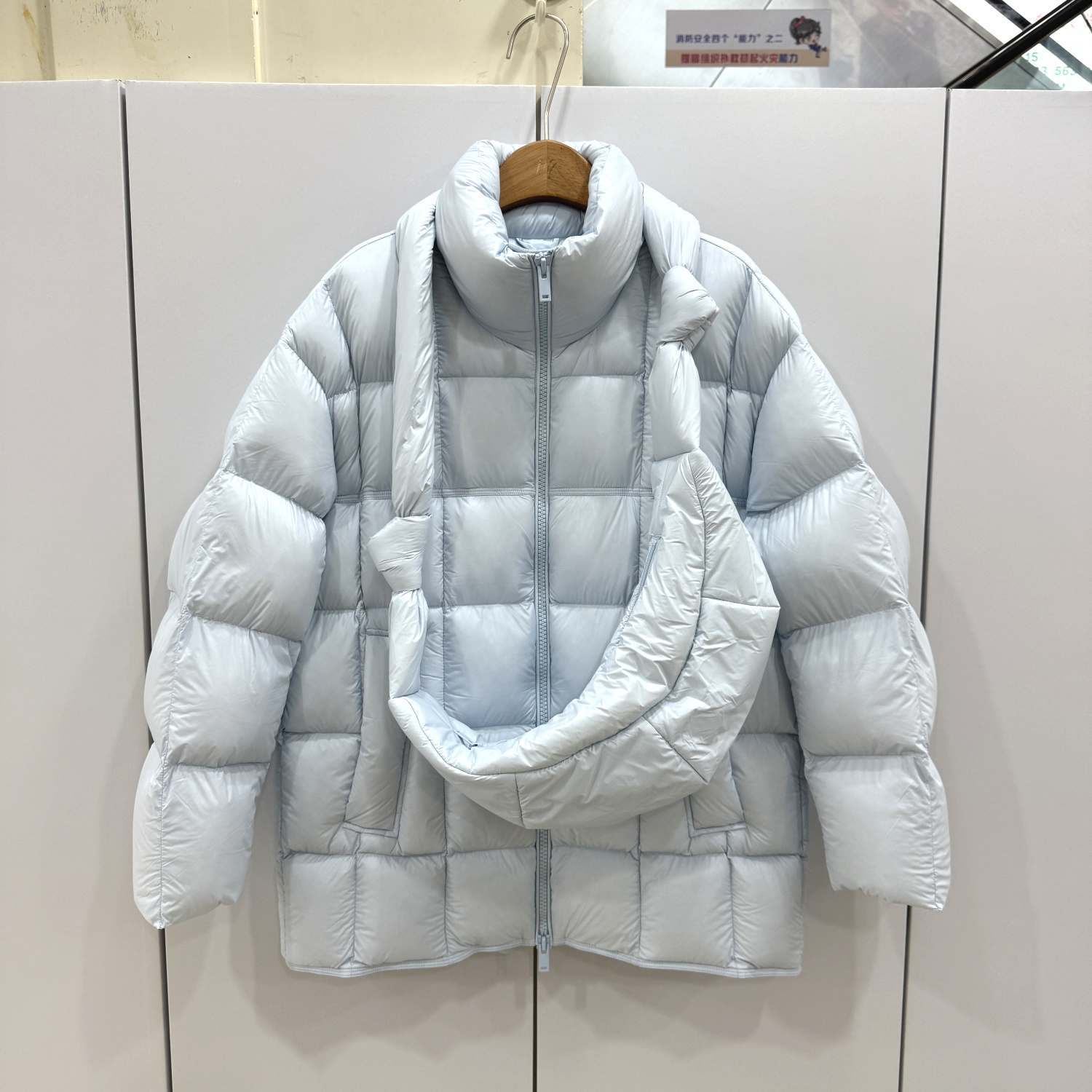 ASSIE AEY702欧洲站2025冬时尚百搭立领拉链挎包泡芙白鹅绒羽绒服