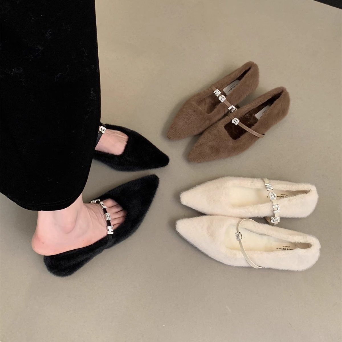 潮牌尖头外穿毛毛鞋女秋冬季新款法式加绒晚晚风仙女平底单鞋女