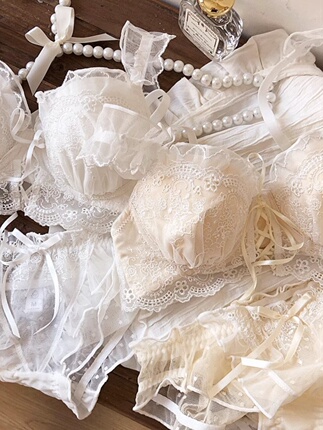 Japanese-Style Girl's Embroidered Lace Lingerie Set, Small Chest Push-Up, Specially Designed for Flat Chests, No Empty Cup, Wireless Bra Set