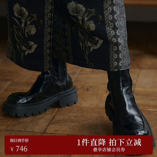 方形头加以圆角修饰，赋予了摩登的印象
