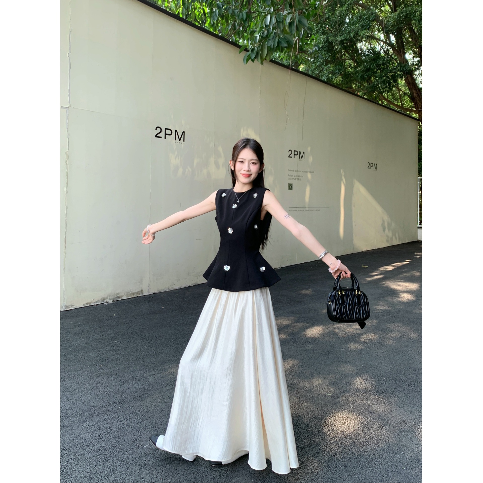 kumikumi手工钉珠花朵气质黑色背心女装夏季宽松半身裙长裙