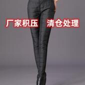 羽绒服妇女穿作为外套加厚与天鹅绒防风和温暖修身 高腰时 合身冬季