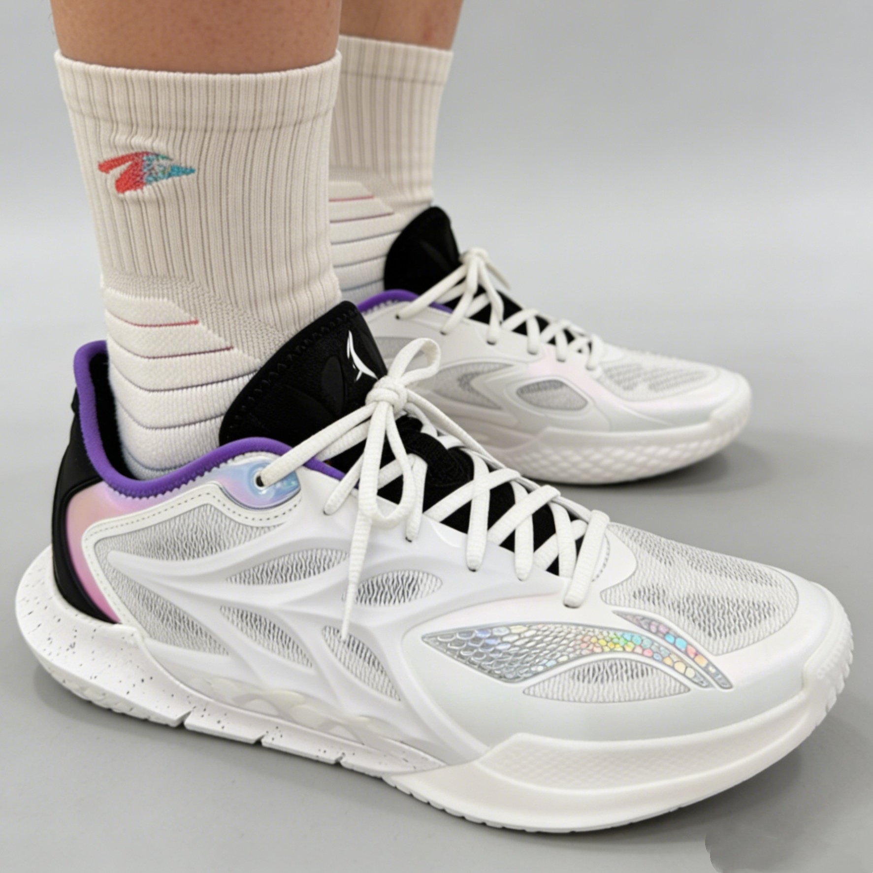 LiNing李宁 闪击12 全掌䨻科技 减震防滑耐磨 低帮 篮球鞋 男款