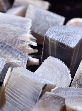 【保真】天然披毛犀碎料泡酒泡水鱼籽纹原角碎料摆件竹丝纹整披毛