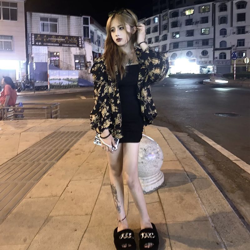 社会女套装快手网红辣妹花色衬衫外套+黑色内搭吊带裙纯欲两件套