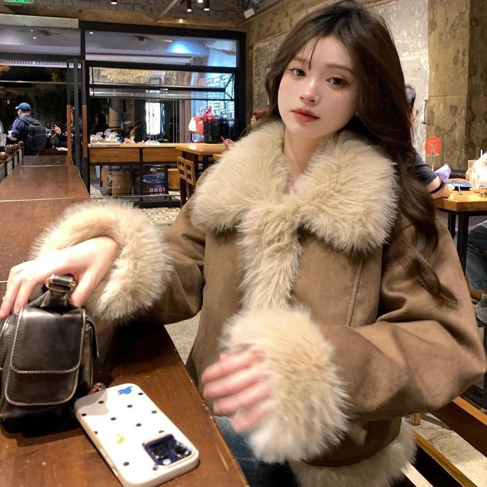 咖色设计感高级皮毛一体棉衣小众