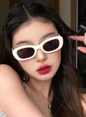 欧美白色小框太阳镜女潮网红同款显脸小防紫外线美式复古墨镜ins