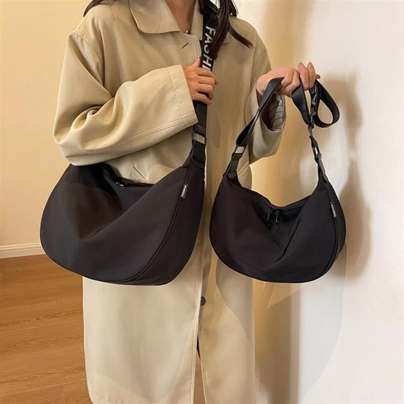 京久衣说1新款高级感百搭挎包牛津布防慵懒风日常通勤百搭
