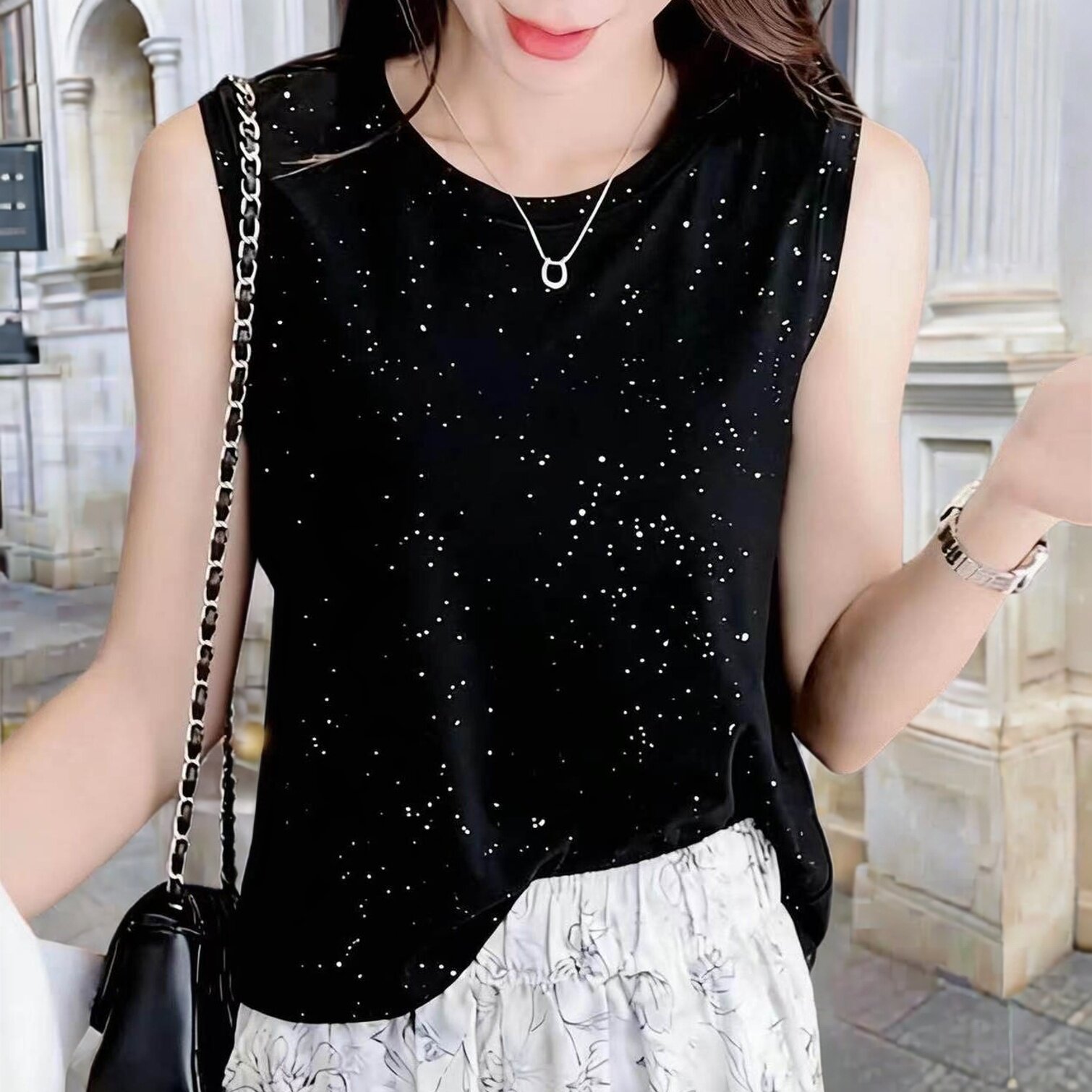 背心女外穿独特漂亮小衫时尚宽松外穿大码满天星闪亮内搭打底上衣