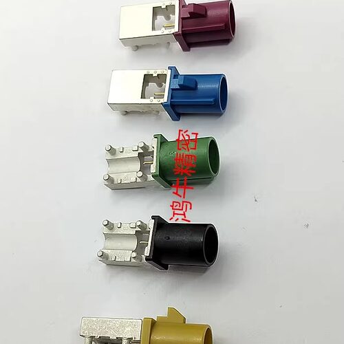 59S2AQ-40MT5-C-D-A-E-K_1 罗森伯格 汽车射频座同轴RF连接器直拍
