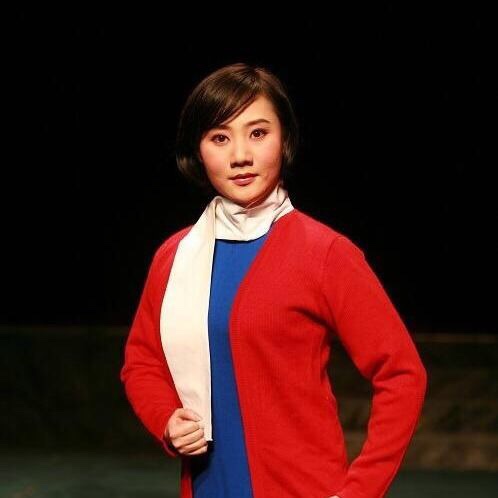 假发短发女发型红歌会舞台大合唱