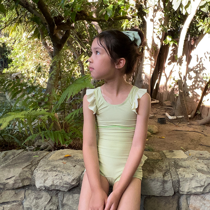 有这么只连体两件套防晒泳衣