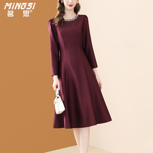 茗思红色时尚镶钻连衣裙女2026春季新款气质简约长袖修身显瘦裙子