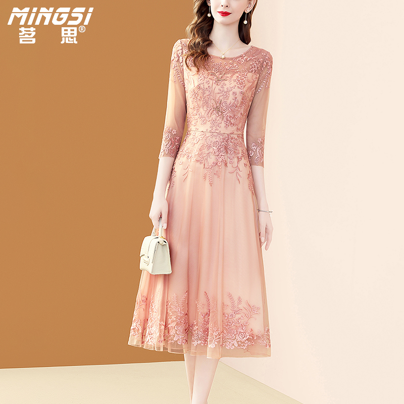 粉色网纱绣花钉珠连衣裙春季