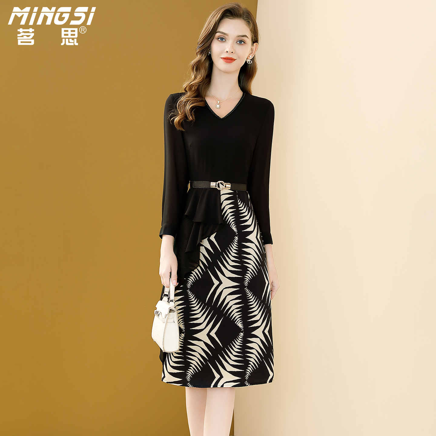 设计感印花荷叶边钉珠V领连衣裙