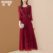 新款 茗思时尚 洋气重工刺绣网纱连衣裙女2026春季 喜庆红色镶钻长裙