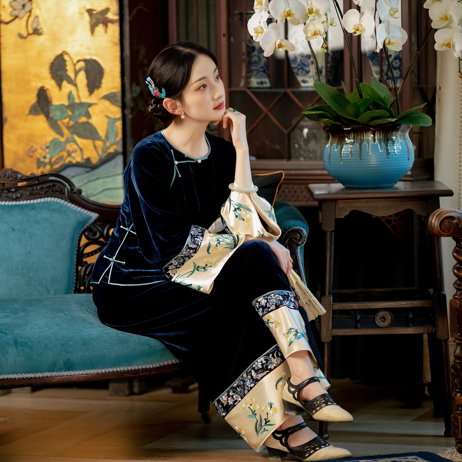 昨霄婉梦丨一城风絮丨春秋丝绒刺绣花中式国风上衣休闲阔腿裤套装