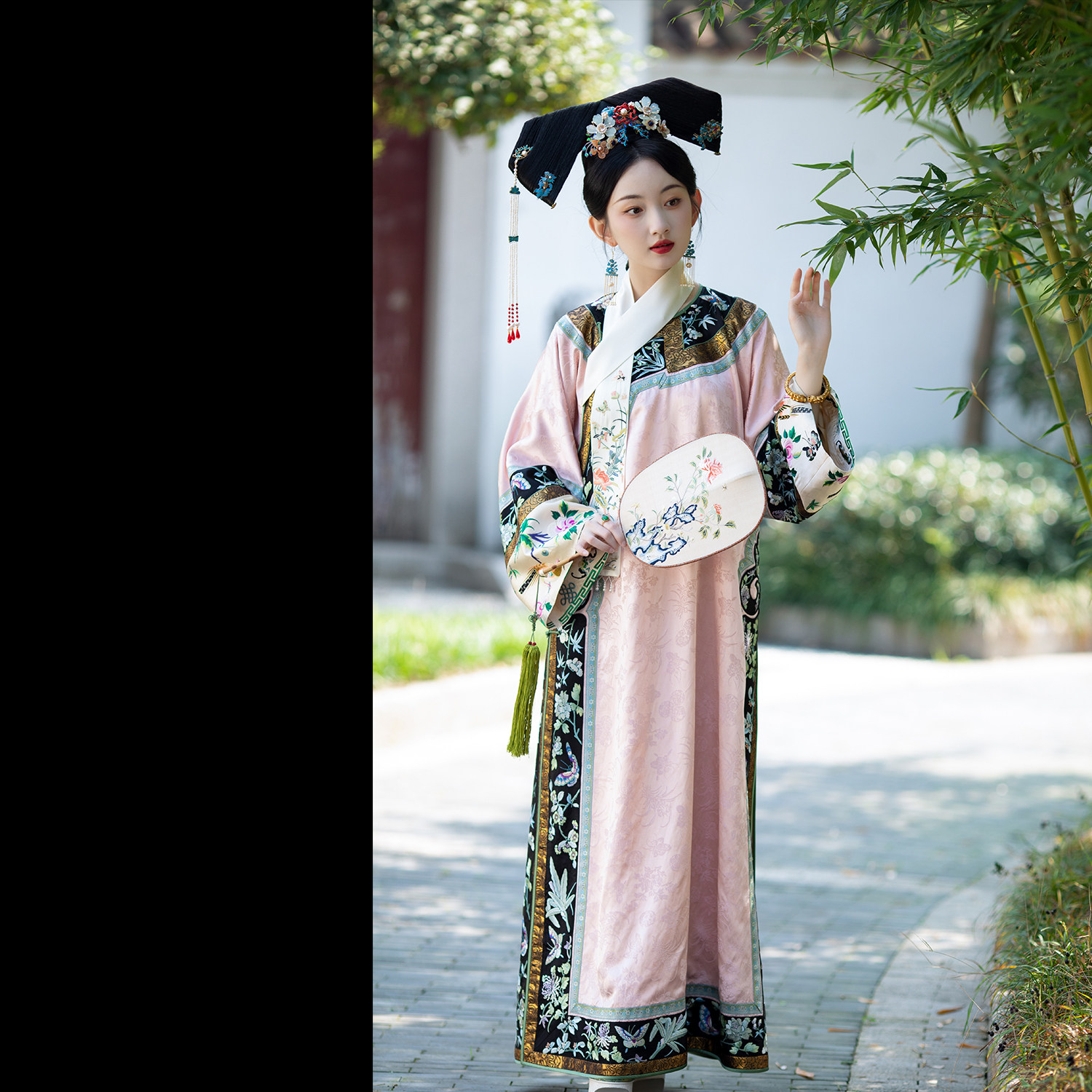 镜花绾云丨一城风絮丨冬款粉色提花绣花如意云头晚清旗装宫庭氅衣