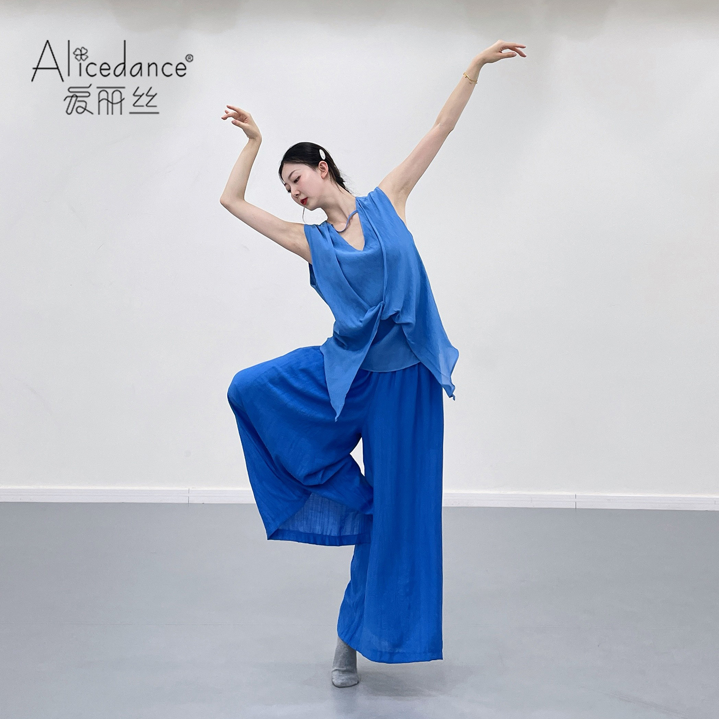 2025新款蓝色舞蹈服上衣