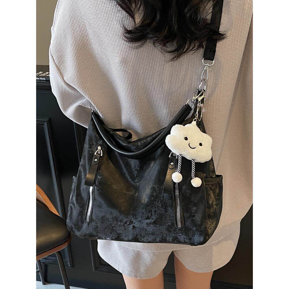 包包女款斜挎包简约百搭大容量包包女新款时尚休闲单肩包学生通勤