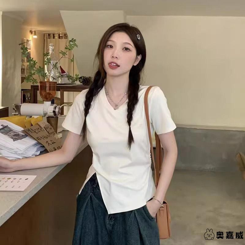 大码正肩不规则夏季胖MM上衣设计感开叉短袖T恤女遮肚子显瘦白色