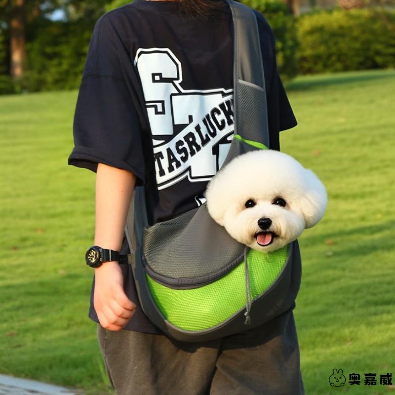 宠物外出便携背包小型犬狗包猫咪斜挎胸前背露头大号泰迪比熊透气