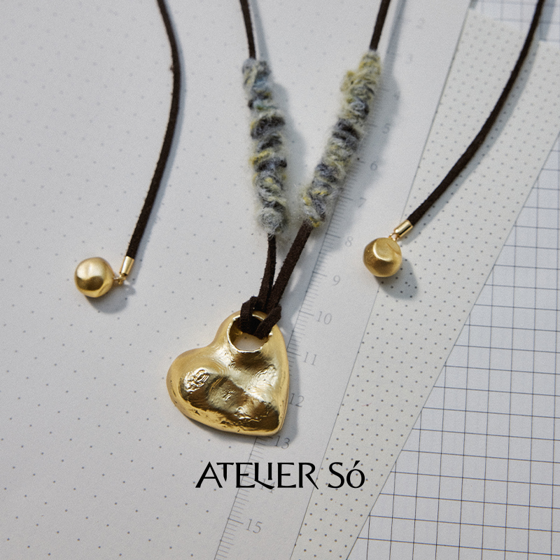 胶囊系列-纹理爱心麂皮项链