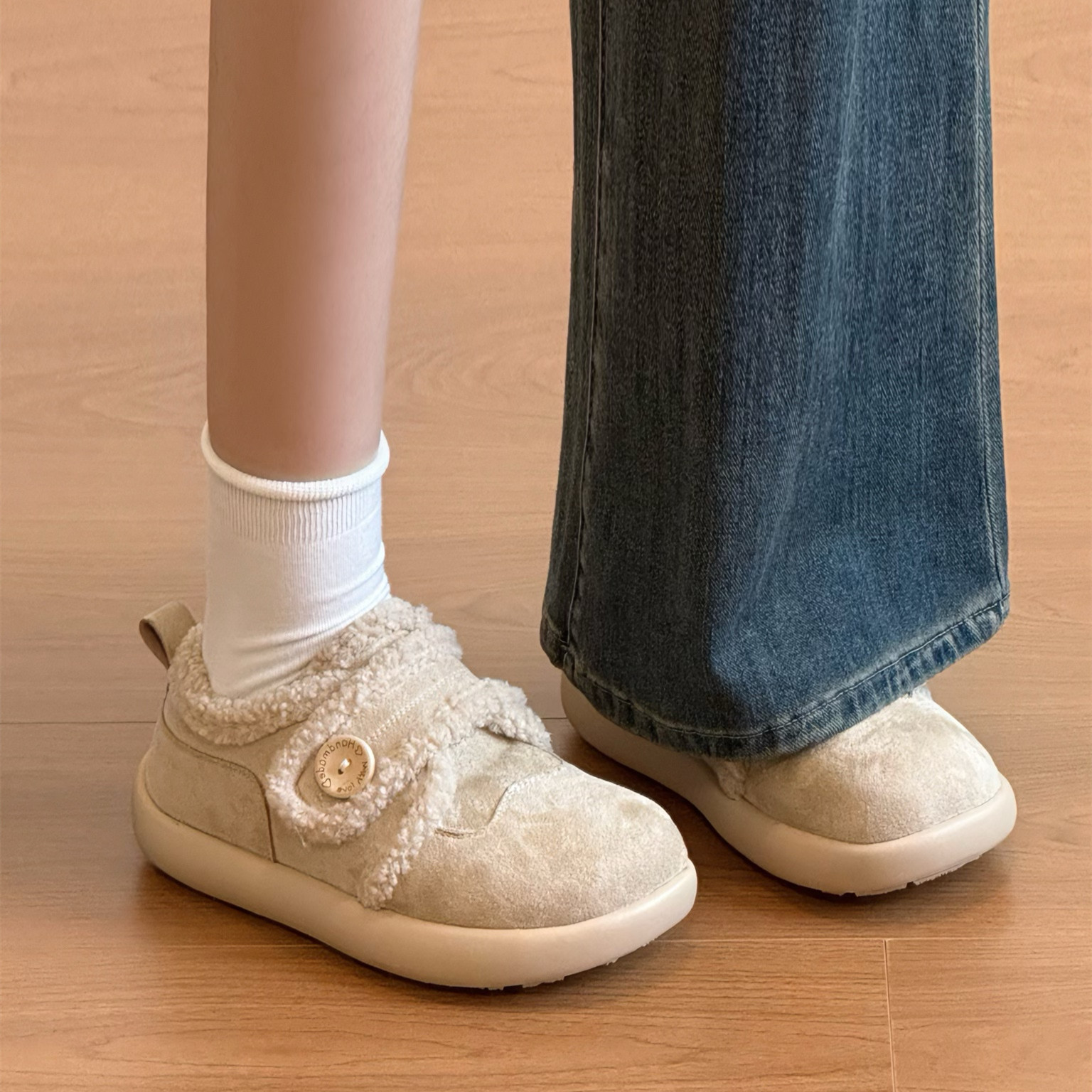 米白色棉鞋女2025年冬季新款复古加绒面包鞋防滑圆头丑萌毛毛鞋子