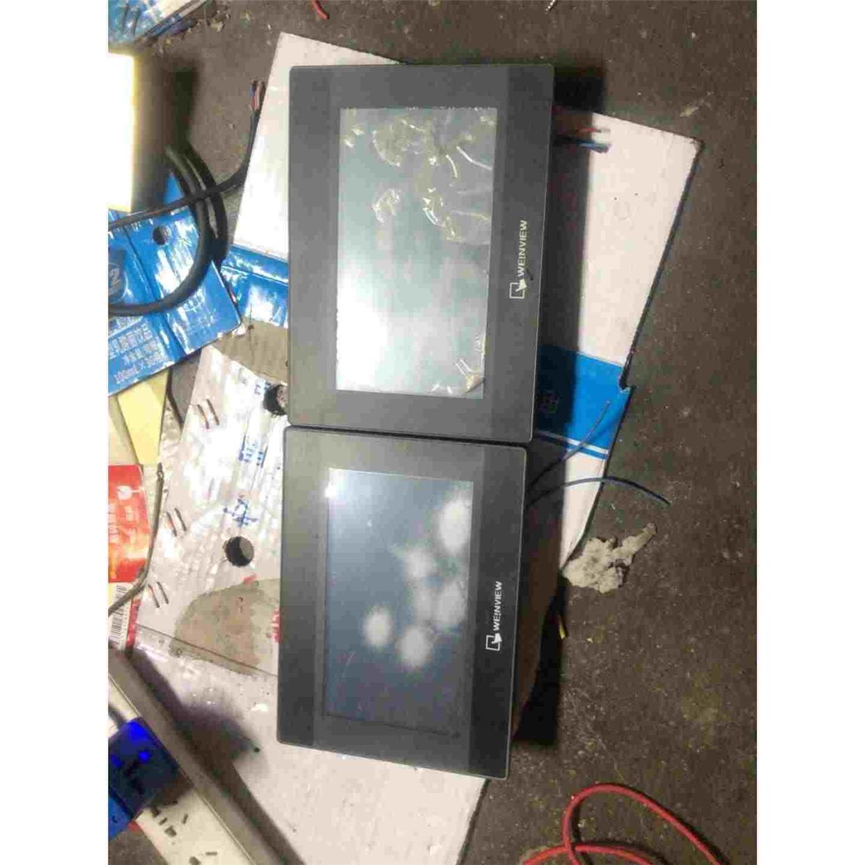 威纶通触摸屏TK6070iP刚刚从设备拆下来成色不错有需要的