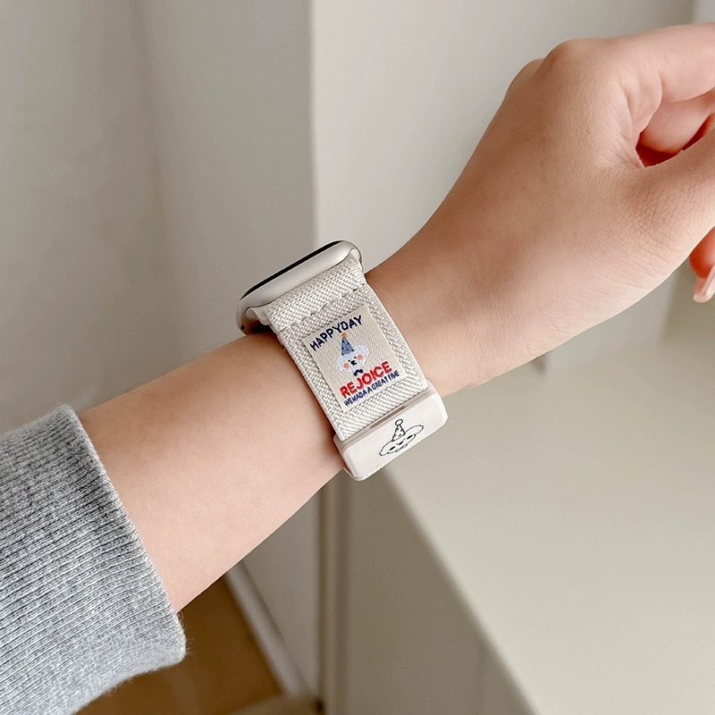 礼帽小狗适用苹果手表iwatch10表带s10可爱涂鸦平纹s9磁吸扣applewatch9尼龙女8夏季运动s8创意se腕带watchs