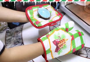 2PCS Set Christmas Microwave Oven Glove Heat Insulated Pad C