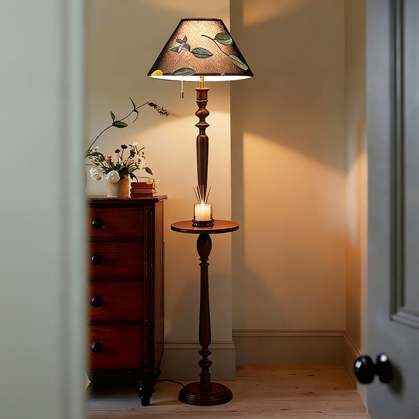 法式中古风落地灯轻奢氛围装饰客厅沙发旁南洋复古剌绣置物地灯