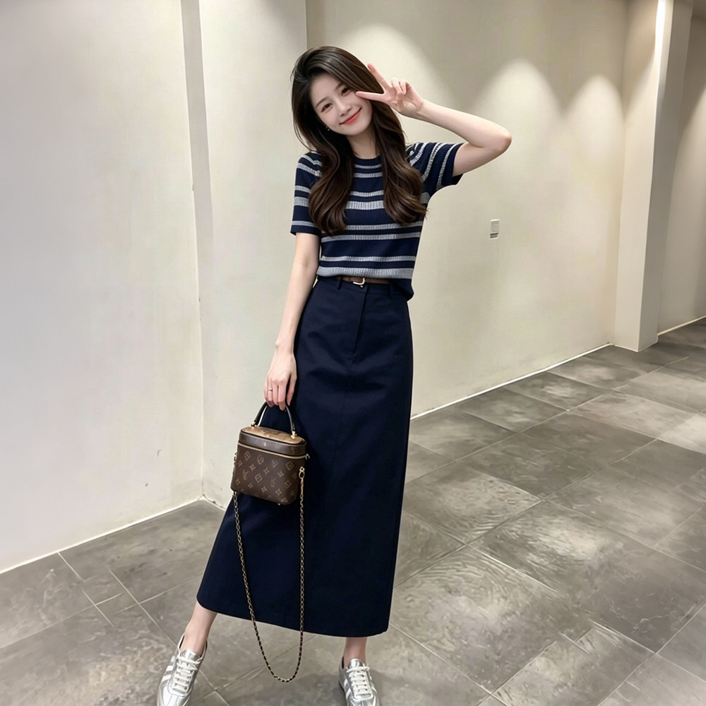 夏季时尚穿搭一整套装女条纹针织短袖上衣高腰显瘦半身长裙两件套