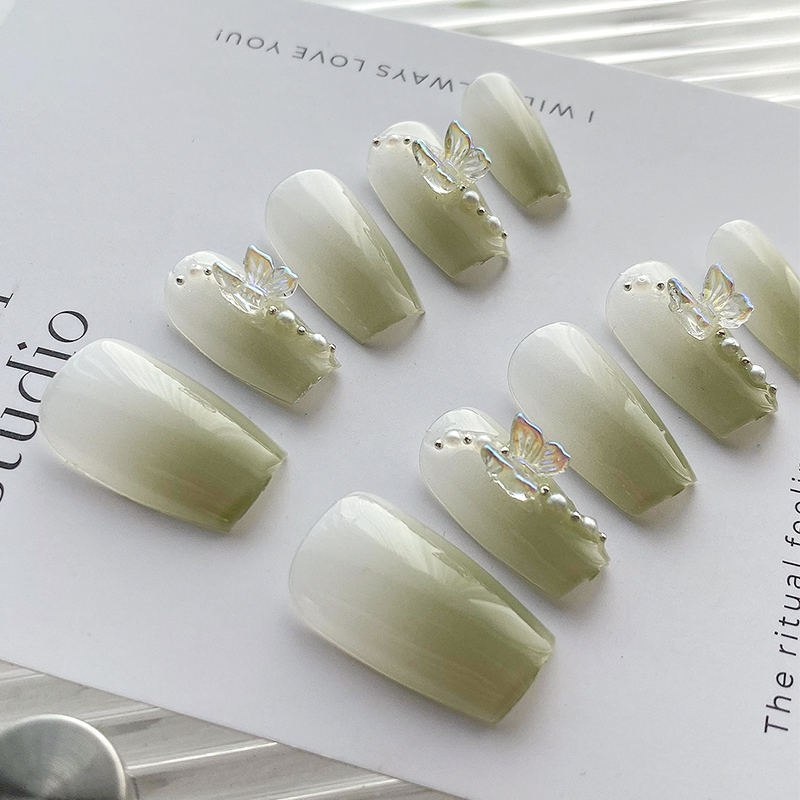 lovefix纯手工穿戴甲短T清冷感气质冰透渐变立体蝴蝶带珍珠美甲贴