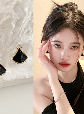 黑色几何耳钉女复古高级感精致简约耳环新款2026爆款气质纯银耳饰
