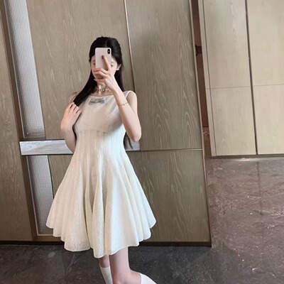 甜美温柔收腰无袖叠穿羊毛连衣裙