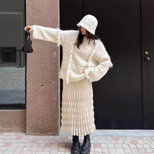 设计感圆领暖绒质感毛衣