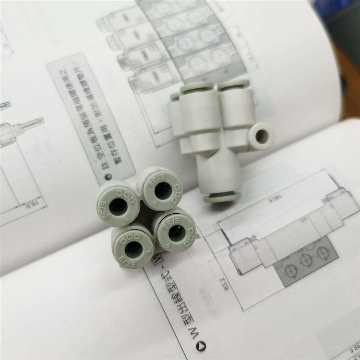 SMC 款 异径四管Y型接管 KQ2UD6-4/8-4/8-6/4-4/6-6/8-8 PXG